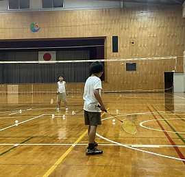 バドミントン　弓削体育館